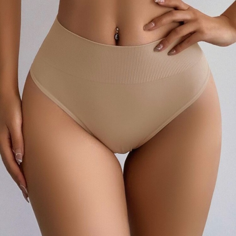 High-Waisted Tan Seamless Briefs
